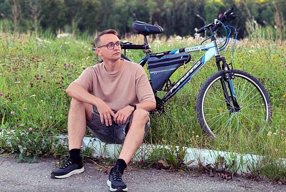 Фокусник из Пензы Артем Перепелкин поехал на велосипеде по Золотому кольцу