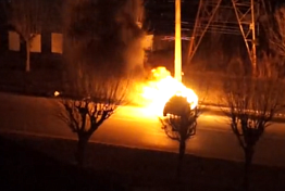 Появилось видео полыхающей иномарки на ул. Мира в Пензе