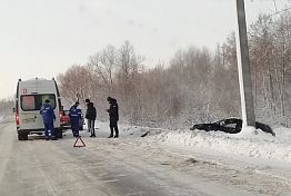 В Бессоновке автомобиль вылетел с дороги в сугроб В Бессоновке автомобиль вылетел с дороги в сугроб