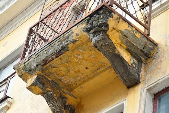 Пензячка через суд добилась ремонта разрушающейся балконной плиты