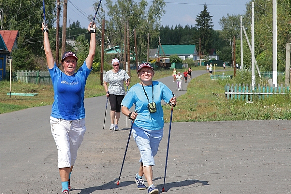 В Пензенской области 400 человек прошли с лыжными палками 6 км