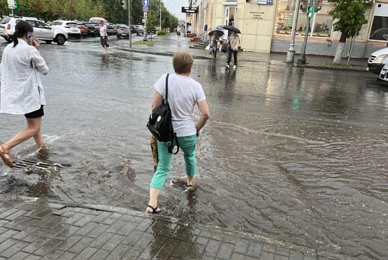 Пенза вновь под водой: на город обрушился ливень с градом