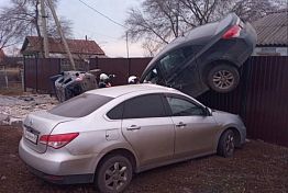 Под Пензой произошла авария с участием трех автомобилей Под Пензой произошла авария с участием трех автомобилей