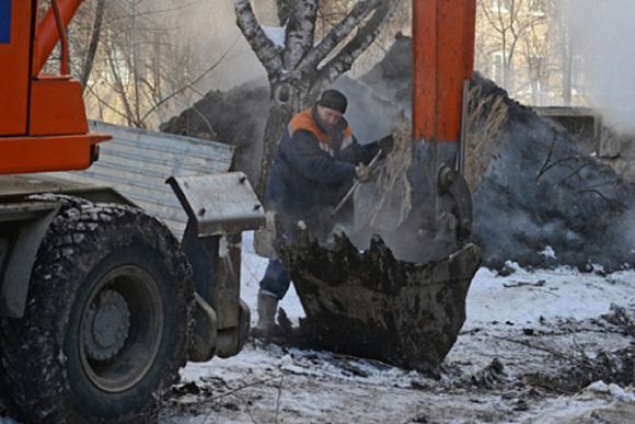 Губернатор и мэр поблагодарили всех, кто вторые сутки восстанавливает тепло