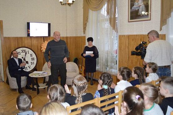 В Пензе двое писателей устроили поэт-баттл в «Библионочь»