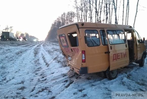 Опубликовано видео столкновения школьного автобуса и грузовой «Газели» под Пензой