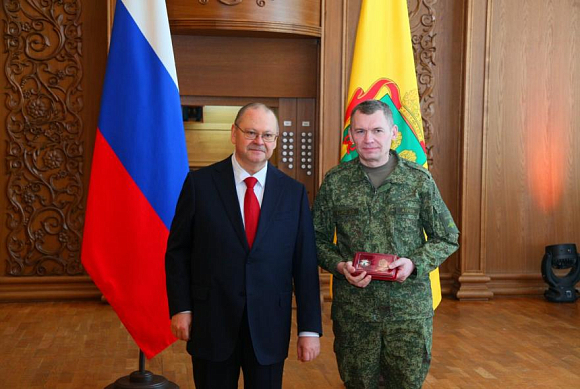 Олег Мельниченко вручил награды в преддверии Дня защитника Отечества