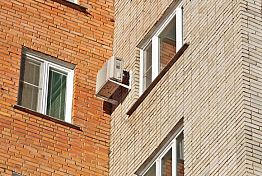 В Москве однорукий охранник из Пензы спас упавшего с высоты мальчика