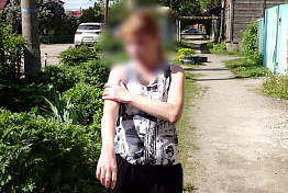 Пензенец с ножом отобрал у женщины золото и деньги
