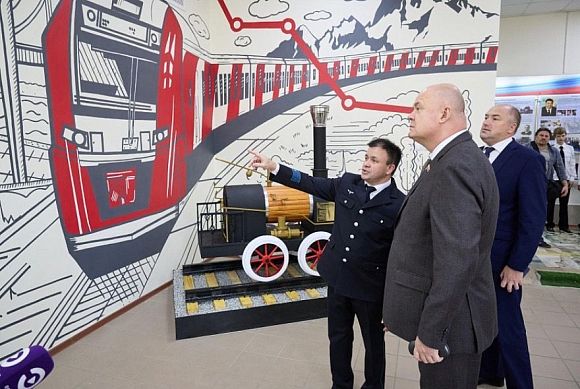 Вадим Супиков подчеркнул вклад железнодорожного техникума в подготовку кадров