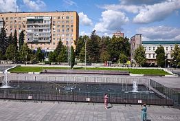 В Пензе у фонтана на Московской поставили ограждение В Пензе у фонтана на Московской поставили ограждение
