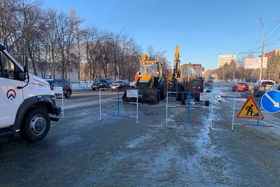 В Пензе на Проспекте Победы прорвало водопровод