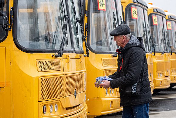 В районы Пензенской области уехали новые школьные автобусы