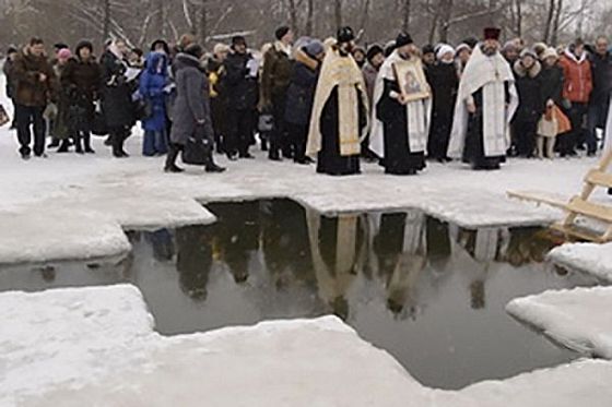 В Крещенскую ночь у купелей будут дежурить спасатели и медики