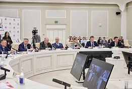 Вадим Супиков принял участие в обсуждении развития АПК и кадрового обеспечения здравоохранения в ПФО