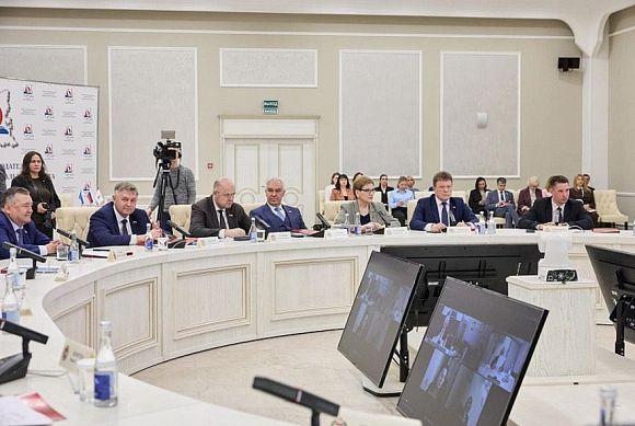 Вадим Супиков принял участие в обсуждении развития АПК и кадрового обеспечения здравоохранения в ПФО