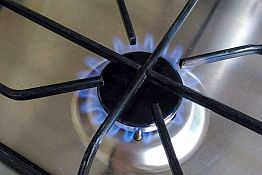 В Пензе ребенок остался в квартире с включенной газовой плитой В Пензе ребенок остался в квартире с включенной газовой плитой