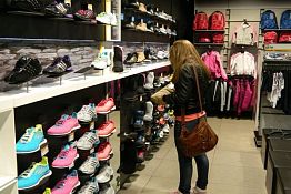 В Пензе мужчина украл из ТЦ кеды за 4 тыс. рублей