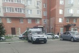 На ул. Терновского с 8-го этажа упал мужчина