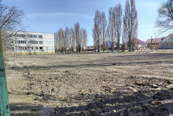 В Кузнецке продолжают модернизацию детской спортивной площадки