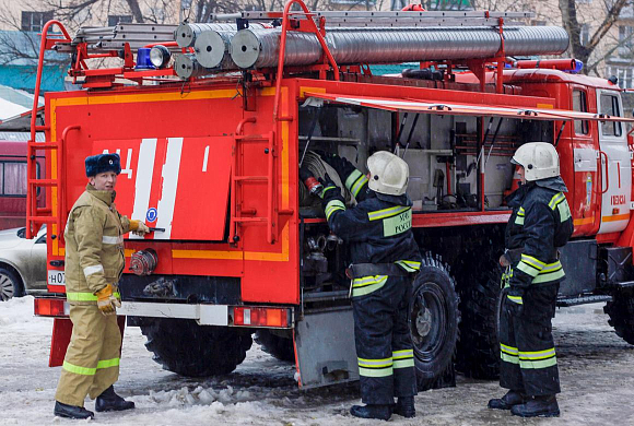 В Кузнецке из горящего павильона эвакуировали трех человек
