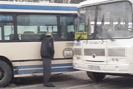 ДТП с ритуальным автобусом спровоцировало пробку в центре Пензы