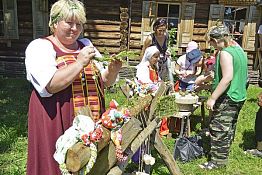 Праздник в «Тарханах» посетили актеры Аристарх Ливанов и Андрей Соколов