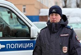 В Пензе полицейские эвакуировали 20 человек из горящего общежития