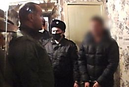 В Земетчинском районе сельчанин зарезал двух человек и спрятался