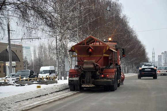 В Пензе снег с дорог убирают круглосуточно — мэрия