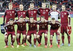 Сборная России приняла решение выйти на матч с Уэльсом в траурных повязках Сборная России приняла решение выйти на матч с Уэльсом в траурных повязках