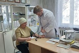 Два молодых врача-терапевта начали работать в Нижнеломовской больнице