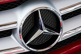 В Пензе на улице Ульяновской столкнулись Lada Granta и Mercedes-Benz В Пензе на улице Ульяновской столкнулись Lada Granta и Mercedes-Benz