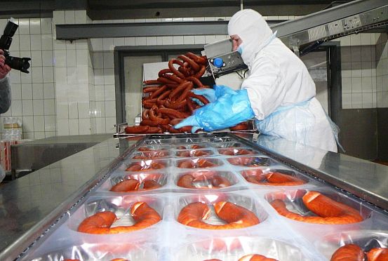 В Пензенской области мясоперерабатывающий завод показал работу новой упаковочной линии