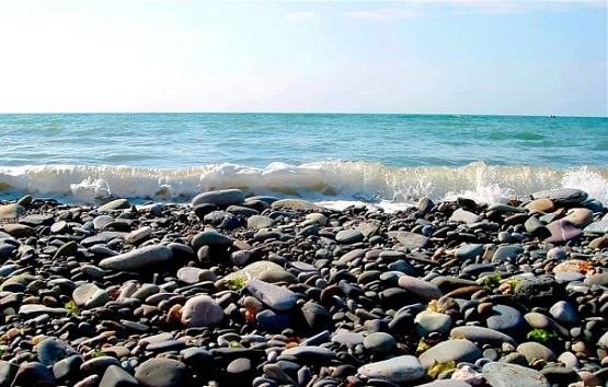 Власти Сочи не будут закрывать пляжи в городе на ночь