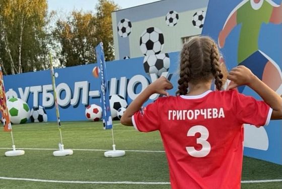 Юная пензячка сыграла в футбол на телеканале «Карусель»