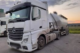 В Никольском районе упал с высоты водитель цементовоза В Никольском районе упал с высоты водитель цементовоза