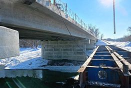 Реконструкция моста через реку Шукша в Лунино завершена на 70%