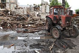 В Пензе при сносе дома задели водопровод