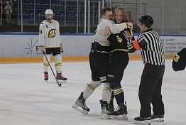 Хоккеисты пензенского «Дизеля» сыграли матч с болельщиками 