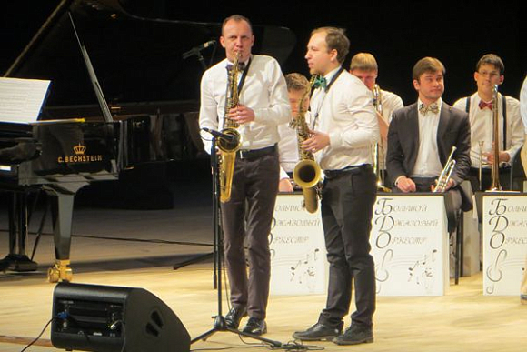 Пензенские саксофонисты солировали на концерте оркестра Петра Востокова