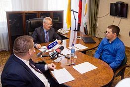 Губернатор провел прием граждан в Лопатинском районе