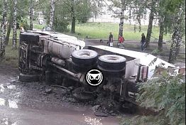 В Пензе перевернулась бетономешалка