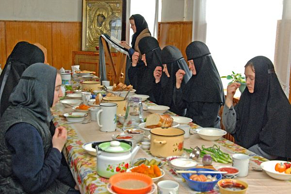 Сестры Троице-Сканова монастыря поделились рецептами вкусных постных блюд