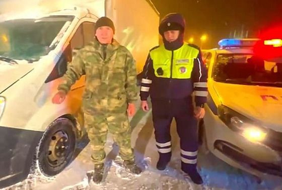 В Спасском районе автоинспекторы помогли замерзающему водителю «Газели»