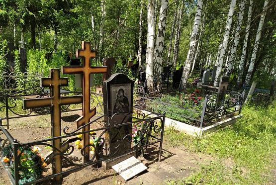 В Каменском районе с кладбища украли металлические ограды