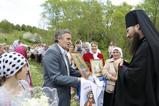 Врач из Лопатинского района решил построить храм в память о погибшем сыне