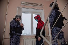 В Пензе в квартире на Терновского мужчина избил экс-супругу В Пензе в квартире на Терновского мужчина избил экс-супругу