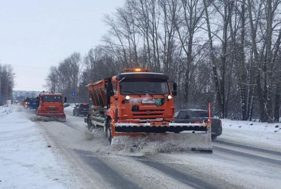 В Пензе выпавший снег убирают 86 спецмашин