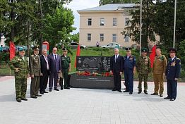 В Шемышейке открыли памятный знак землякам-пограничникам В Шемышейке открыли памятный знак землякам-пограничникам